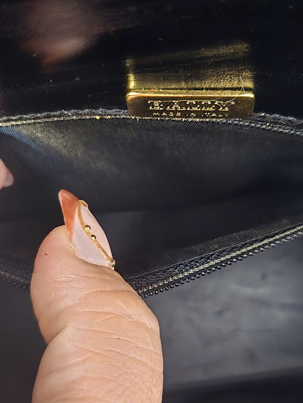 Vintage Bally Black Leather Top-Handle Bag With Strap. - Picture 12 of 16